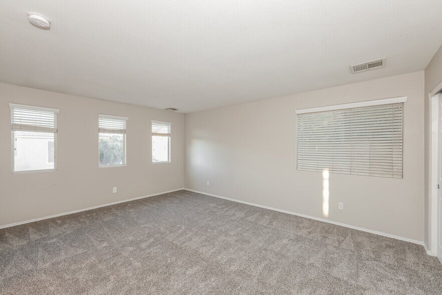 Building Photo - 11905 Fairfax Ridge St