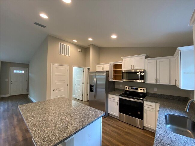 Building Photo - 207 Locust Ln Dr