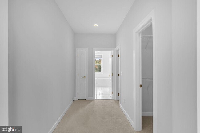 Building Photo - 22855 Oakgrove Rd