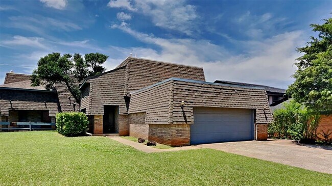 Primary Photo - 7203 Edenborough Dr