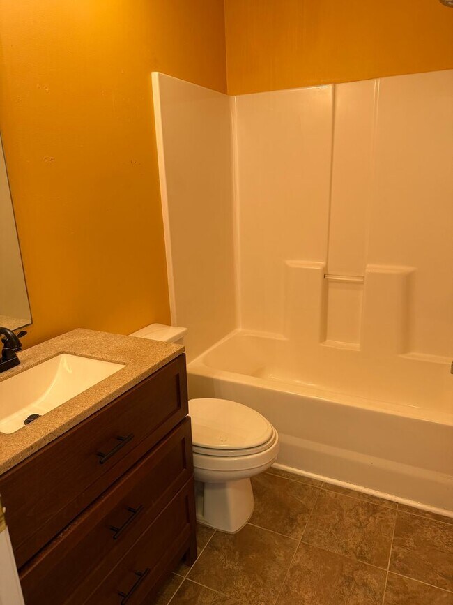 Building Photo - Lovely 3 bedroom 2 bath home located in the Avalon Community