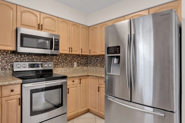 Building Photo - 967 Grand Canal St