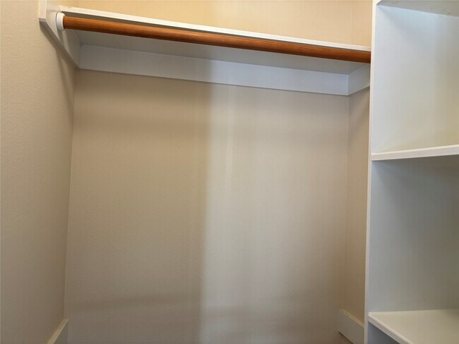 Building Photo - 25306 Calderstone Ct