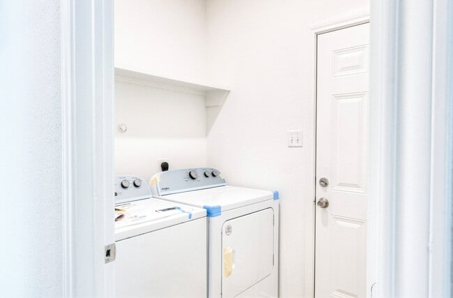 Building Photo - 11789 White Cedar St