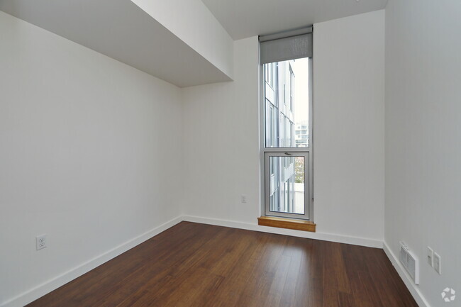 2BR, 1BA - 690 SF - Central Eastside Lofts