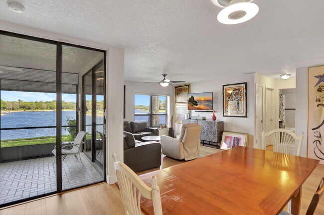 Building Photo - 2850 Carambola Cir S