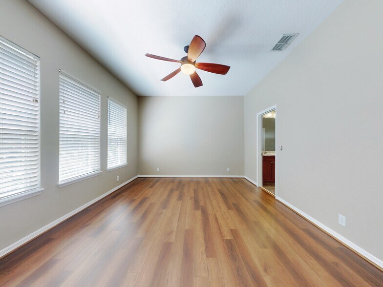 Building Photo - 610 Victoria Hills Dr