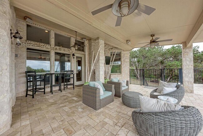 Building Photo - 545 Tom Sawyer Rd