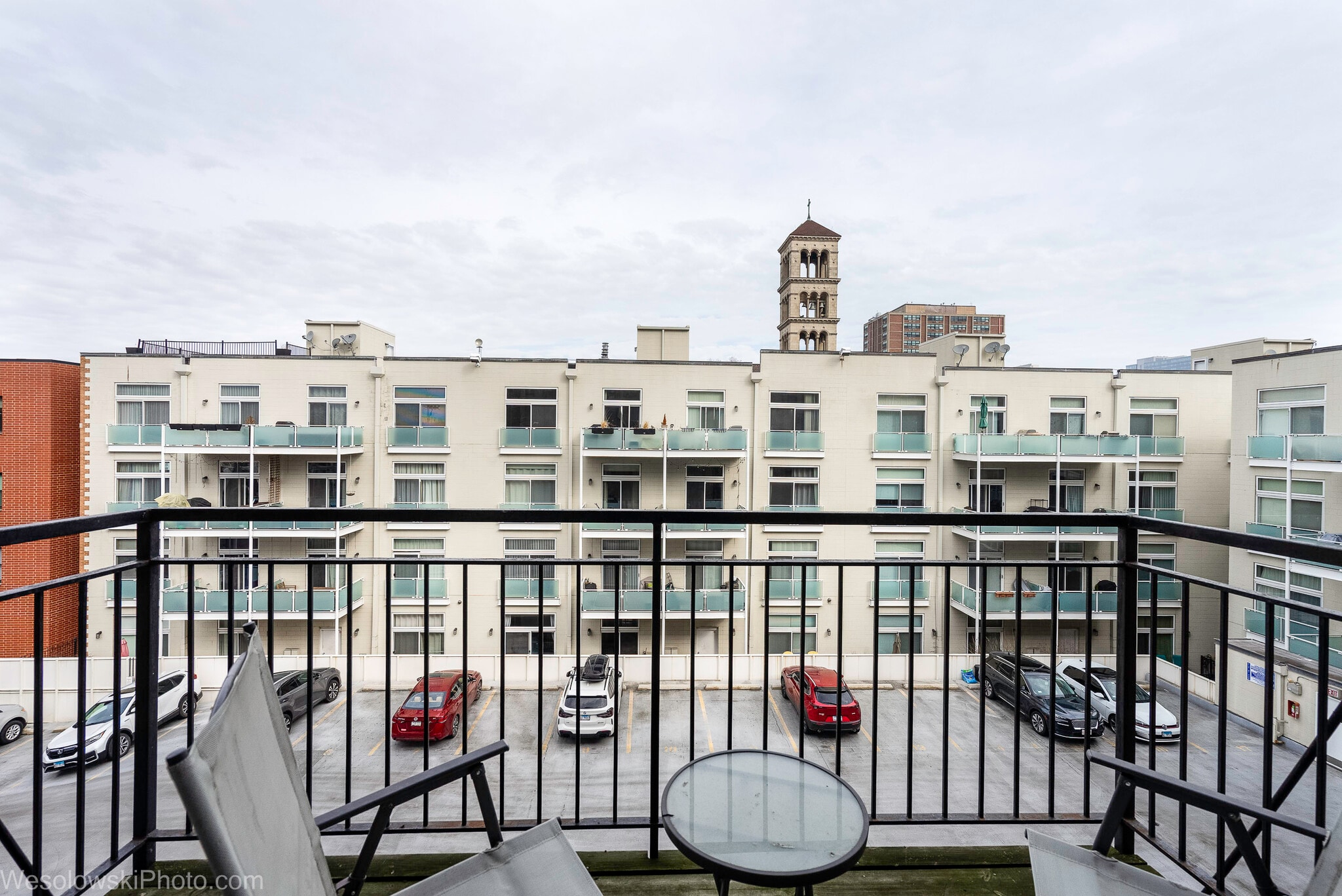 balcony - 4144 N Sheridan Rd