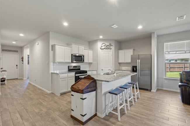 Building Photo - 5405 N Wind Ln