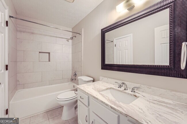 Building Photo - 493 Old Canton Rd