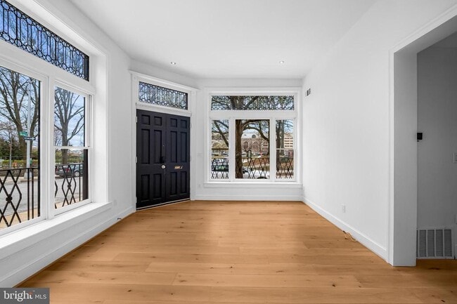 Building Photo - 1200 Bolton St