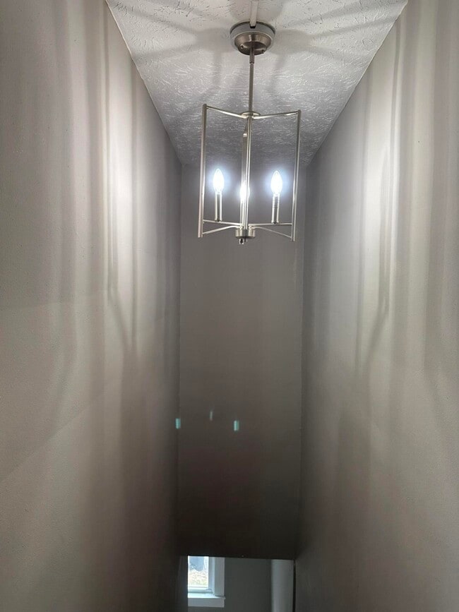 Building Photo - 302 Clay St