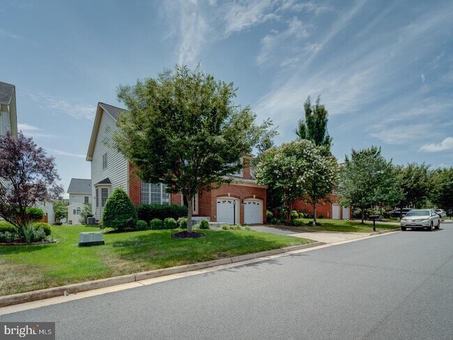 Building Photo - 43320 Barnstead Dr