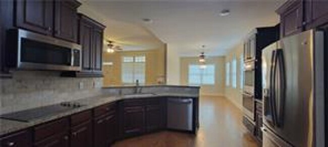 Building Photo - Luxury Living in South Forsyth