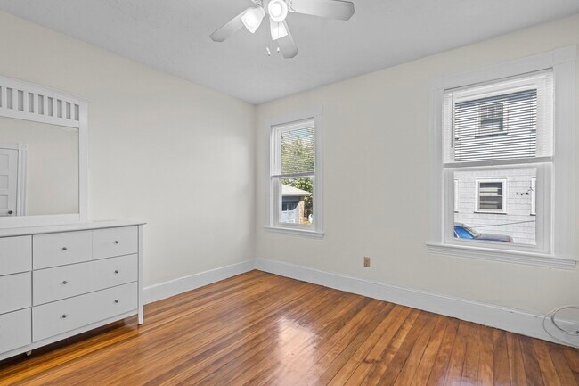 Building Photo - 205 Emerald St