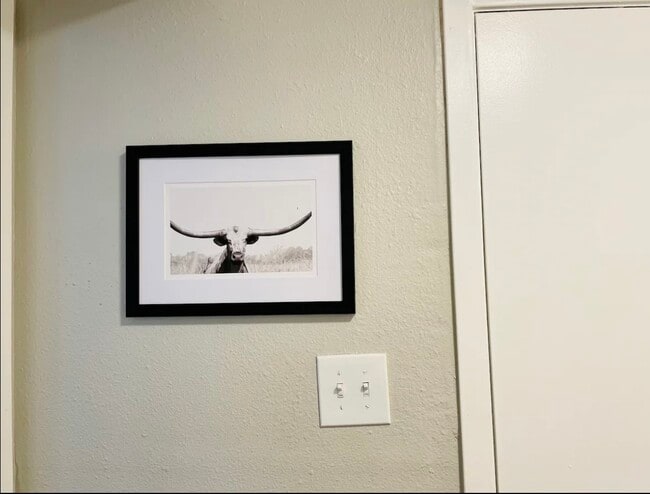 Building Photo - 336 Victor St