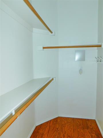 Building Photo - 7917 Seven Oaks Ln