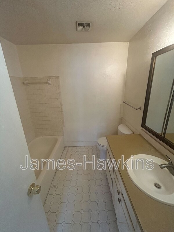 Building Photo - 5328 Ira Ln