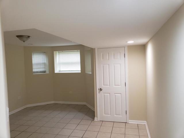 Building Photo - 2300 S Ridgeway Ave