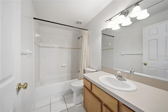 Building Photo - 13542 Embassy Park Ct