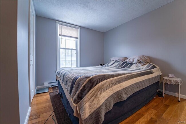 Building Photo - 102 N Helmer Ave