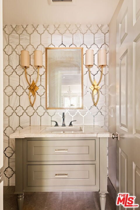 Building Photo - 1047 E Pomello Dr