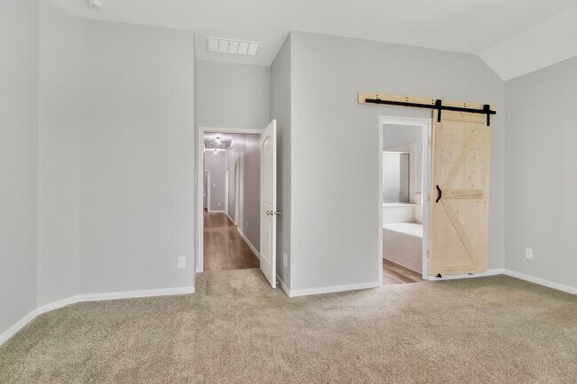 Building Photo - 2335 Spring Hollow Dr