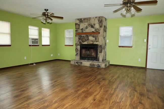 Building Photo - 3420 Fairlane Ave