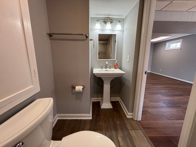 Building Photo - 449 Missimer Ln