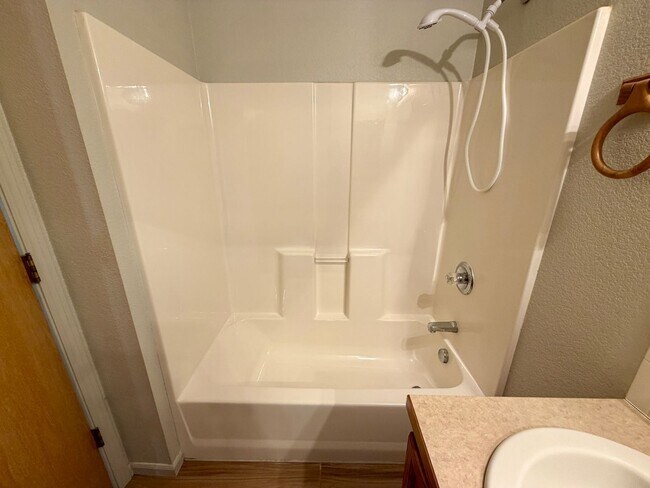 Building Photo - 950 52nd Ave Ct