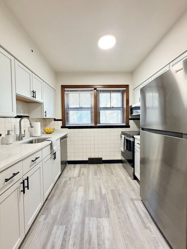 Building Photo - 4734 Locke Ave