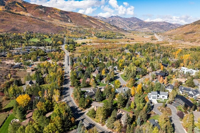 Building Photo - Updated Log Cabin in Park City — Modern Co...