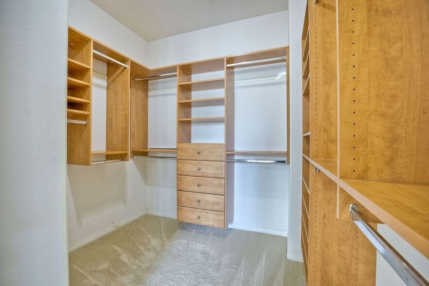 Building Photo - 10419 Paradisio Pl