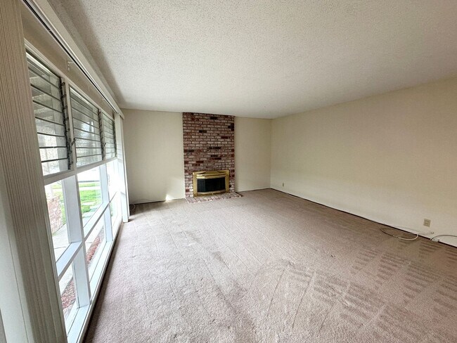 Building Photo - 3 Bed 2 Bath Home in Cupertino! Great Location and Schools!