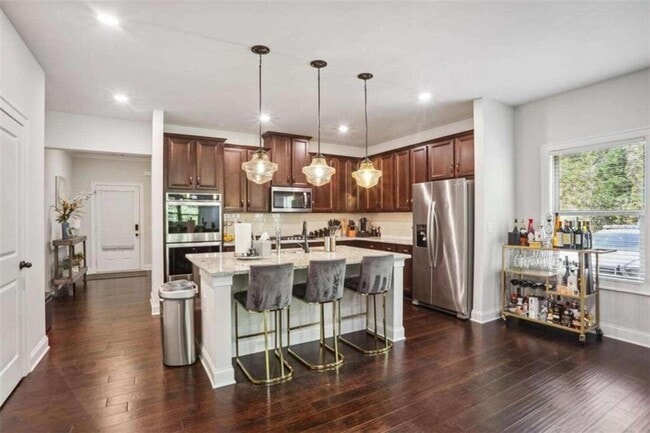 Building Photo - 1122 Hibiscus Way SW