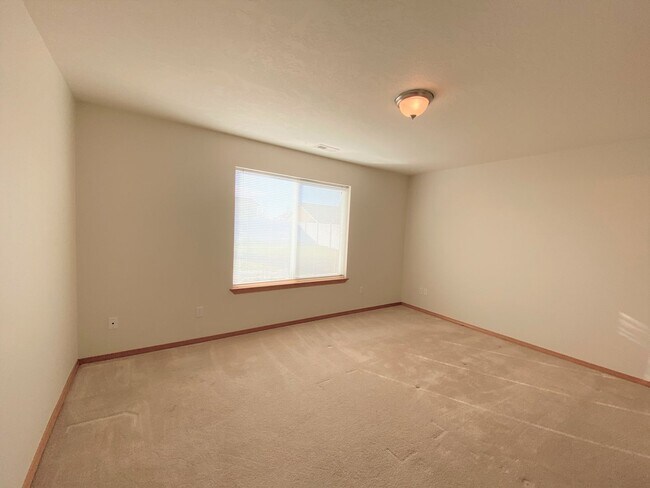 Building Photo - 8004 Chehalis Dr