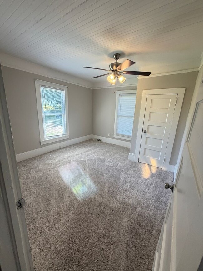 Building Photo - Just remolded 3 bedroom 1 bathroom house. Very close to I85 and Downtown Kannapolis