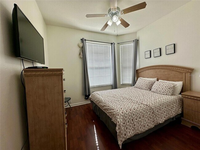Building Photo - 2300 Silver Palm Dr