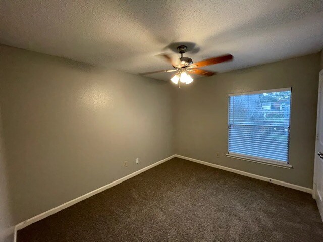 Building Photo - 7715 Spruce Haven Dr