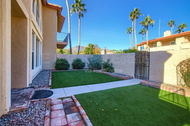 Building Photo - 10258 N 12th Pl