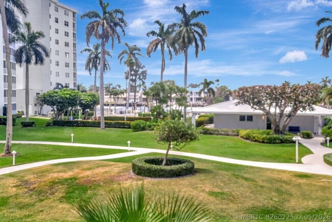 Building Photo - 3224 S Ocean Blvd