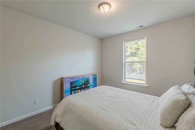 Building Photo - 4876 Elm Leaf Dr