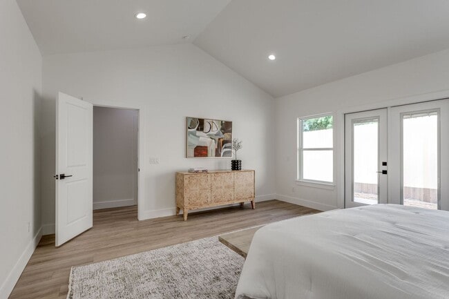 Building Photo - Warm, Modern & Welcoming — Beautiful 4 Bed, 3 Bath New Build