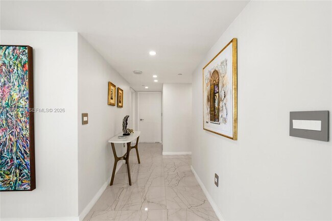 Building Photo - 5757 Collins Ave