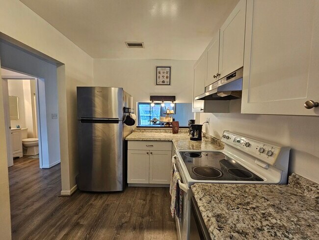 Building Photo - 5361 Treetops Dr