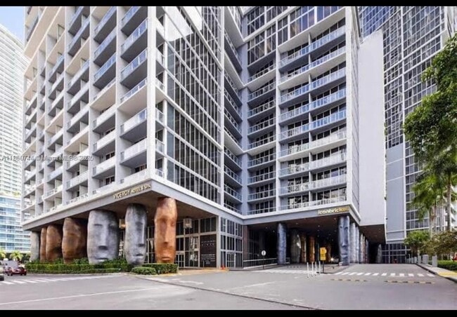 Building Photo - 475 Brickell Ave