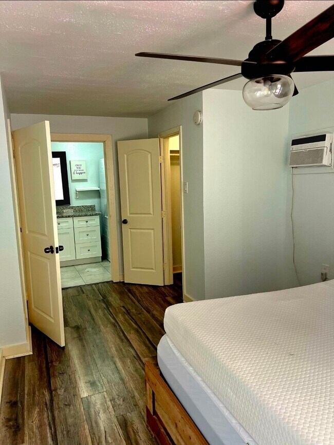 Building Photo - 2606 Stanford St