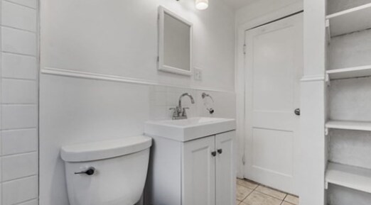 *Pictures are representative samples of the advertised unit. In some cases, the actual units you tou - 14 Beechcroft St