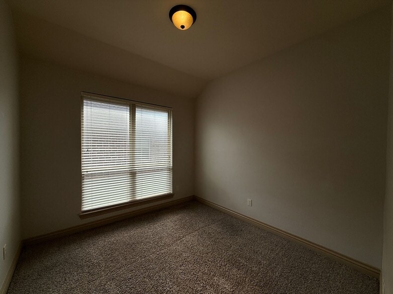 Building Photo - 2421 NW 159th Terrace
